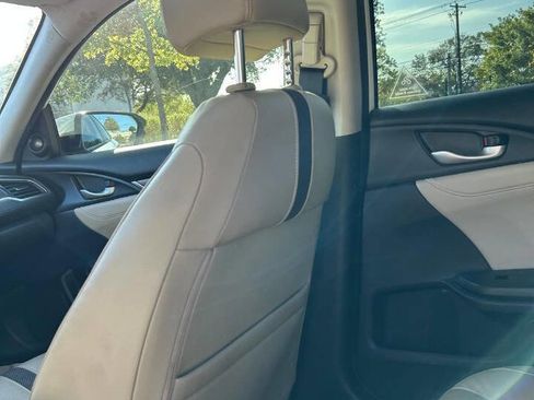 Used 2019 Honda Civic Touring image 32