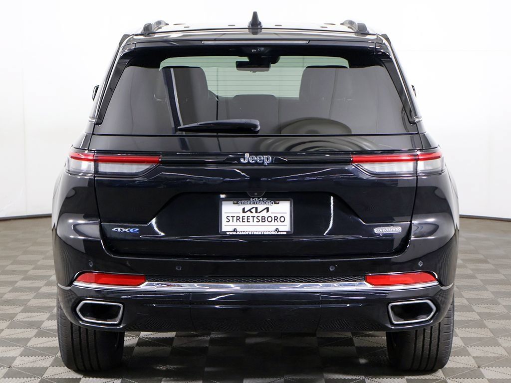 Used 2022 Jeep Grand Cherokee Overland w/ Luxury Tech Group IV AWD/4WD image 17