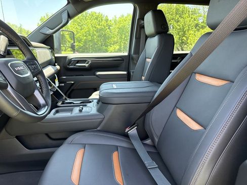 New 2026 GMC Sierra 2500 AT4 w/ AT4 Premium Plus Package AWD/4WD image 5