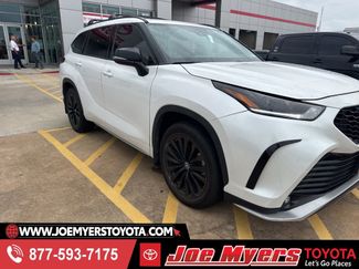 Used 2024 Toyota Highlander XSE FWD video 1