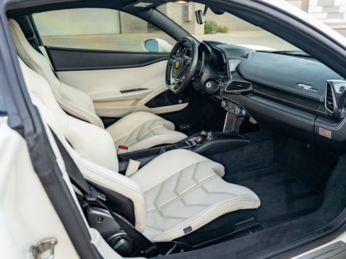 Used 2012 Ferrari 458 Italia Coupe RWD image 13