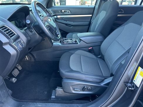 Used 2019 Ford Explorer XLT image 13