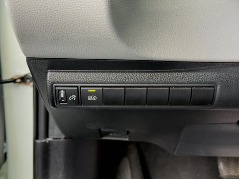 Used 2021 Toyota Corolla LE FWD image 55