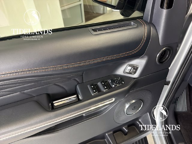 Certified 2023 Ford Expedition Platinum AWD/4WD image 15