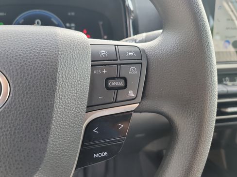 Used 2025 Toyota Camry LE w/ Convenience Package FWD image 29