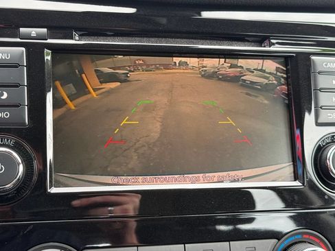 Used 2020 Nissan Rogue S FWD image 23