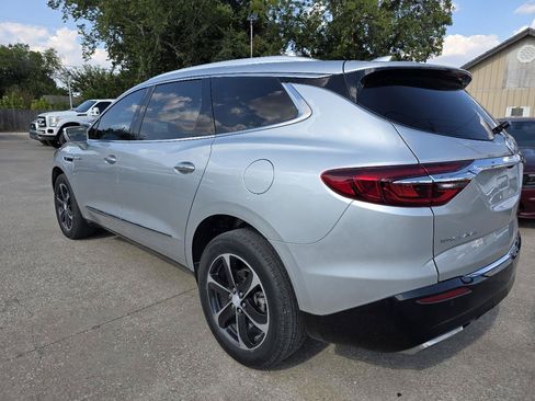 Used 2020 Buick Enclave Essence w/ Sport Touring Edition FWD image 8