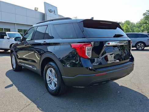 Used 2023 Ford Explorer XLT AWD/4WD image 7