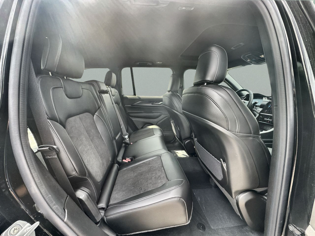 New 2025 Jeep Grand Cherokee Altitude RWD image 26