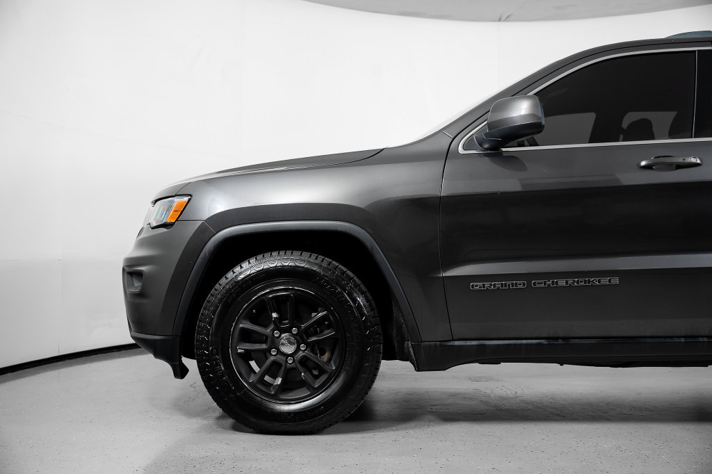 Used 2018 Jeep Grand Cherokee Laredo RWD image 14
