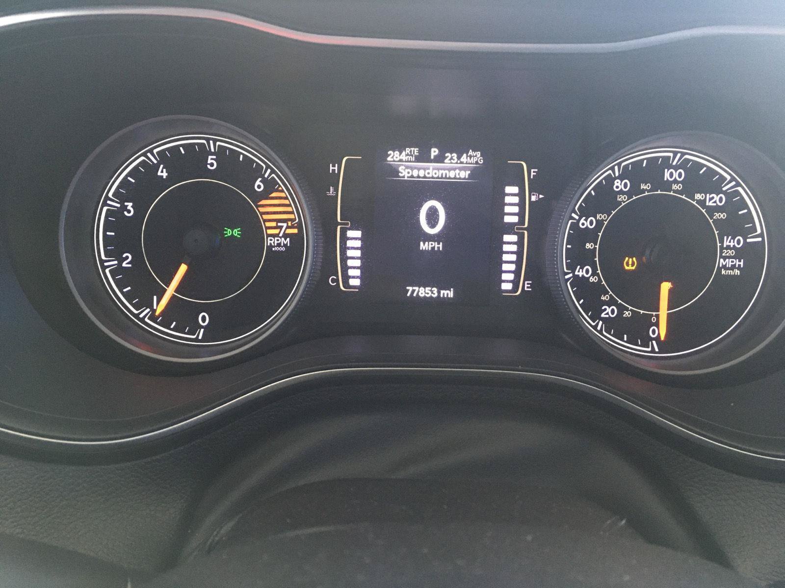 Used 2019 Jeep Cherokee Latitude Plus FWD image 23