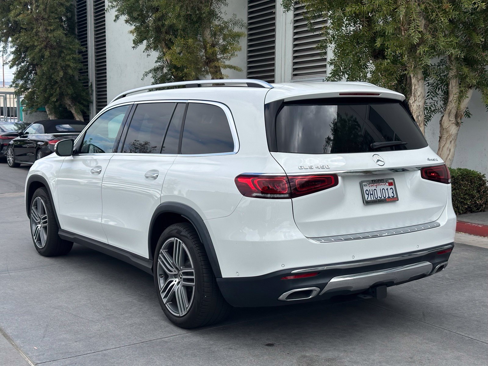 Used 2023 Mercedes-Benz GLS 450 4MATIC image 10
