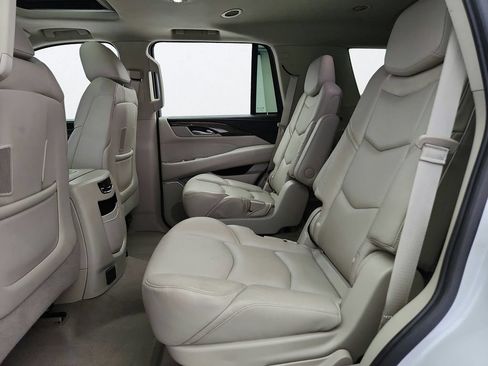 Used 2018 Cadillac Escalade Luxury AWD/4WD image 27