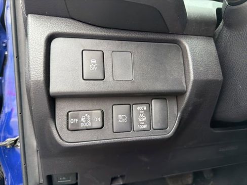 Used 2023 Toyota Tacoma TRD Off-Road image 19