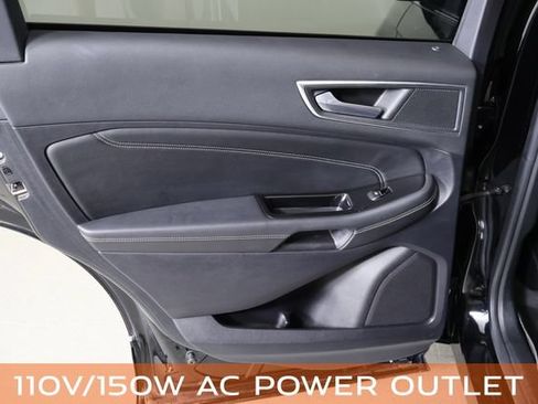 Used 2018 Ford Edge Titanium w/ Technology Package FWD image 16