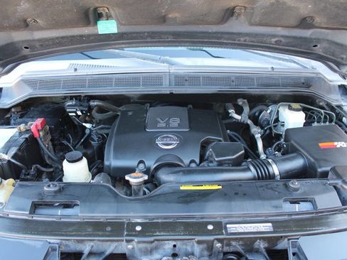 Used 2010 Nissan Titan SE RWD image 35