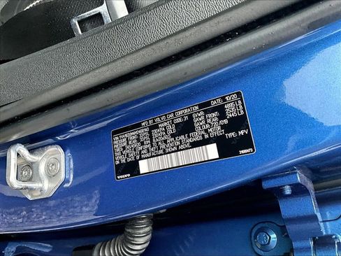 Used 2021 Volvo XC40 T5 R-Design w/ Climate Package image 32