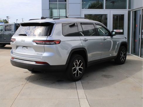 Used 2023 Jeep Grand Cherokee L Limited w/ Trailer Tow Group (B) AWD/4WD image 6