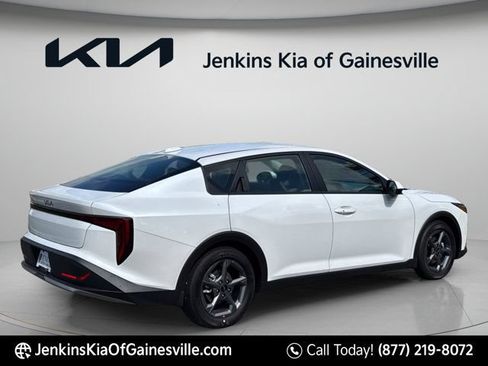New 2026 Kia K4 FWD image 3