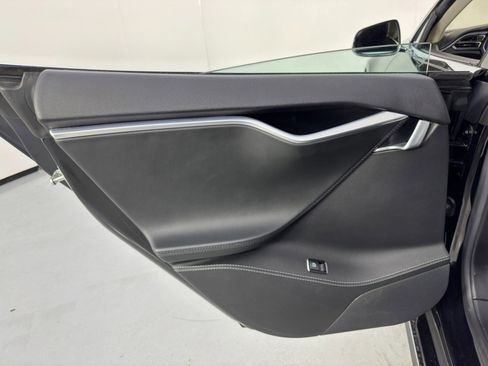 Used 2015 Tesla Model S 60 image 35
