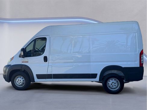 Used 2016 RAM ProMaster 2500 w/ Interior Convenience Group image 3