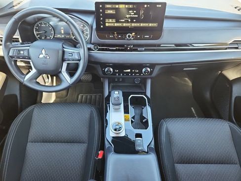 Used 2025 Mitsubishi Outlander ES AWD/4WD image 17