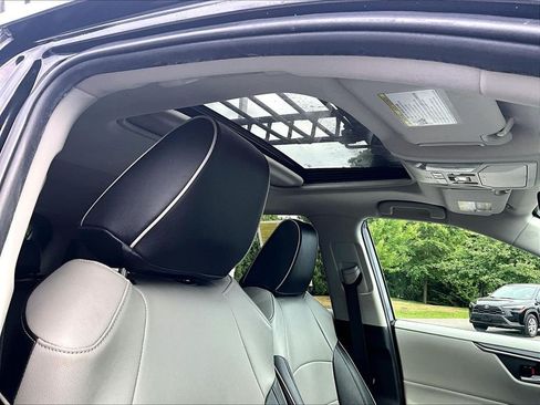 Used 2019 Toyota RAV4 XLE AWD/4WD image 20