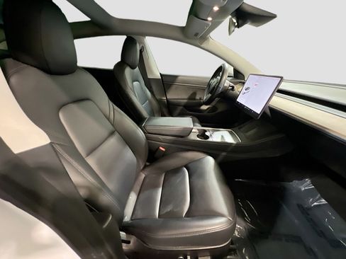 Used 2021 Tesla Model 3 Standard Range Plus image 22