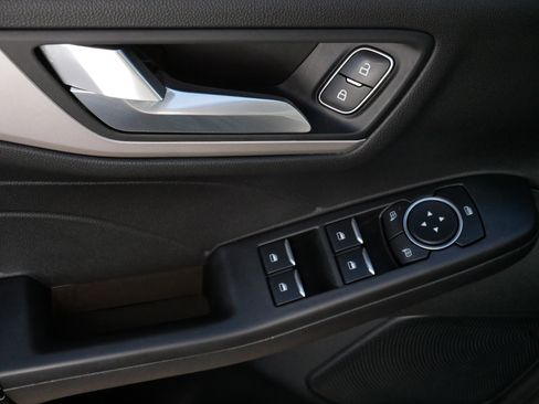 Used 2021 Ford Escape SEL image 19