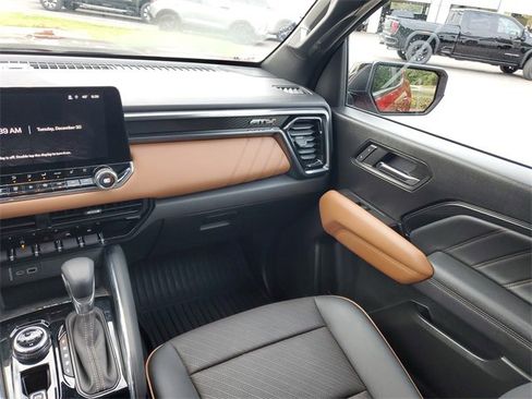 Used 2025 GMC Canyon AT4 w/ Nightfall Edition image 14