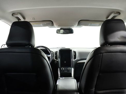Used 2024 Ford Edge SEL w/ Convenience Package image 17