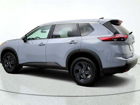 Used 2026 Nissan Rogue SV FWD image 7