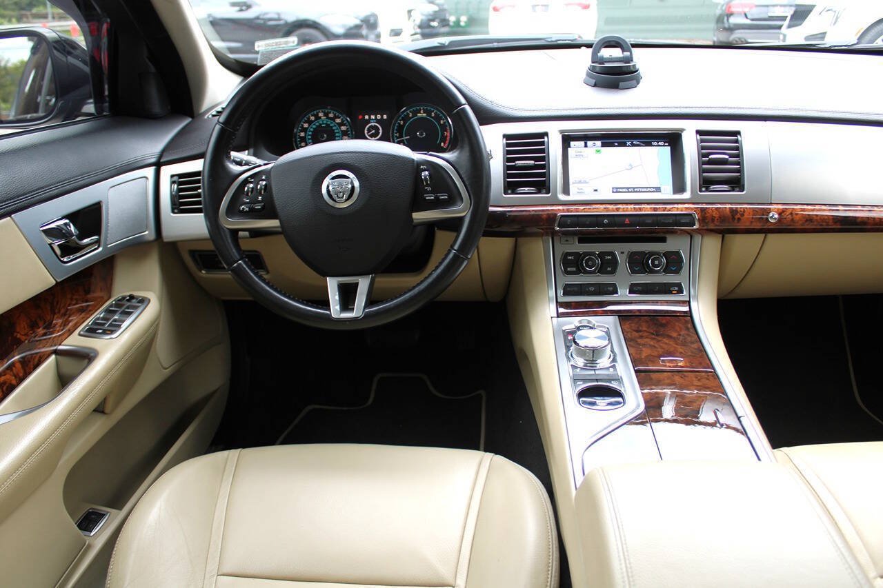 Used 2012 Jaguar XF RWD image 17