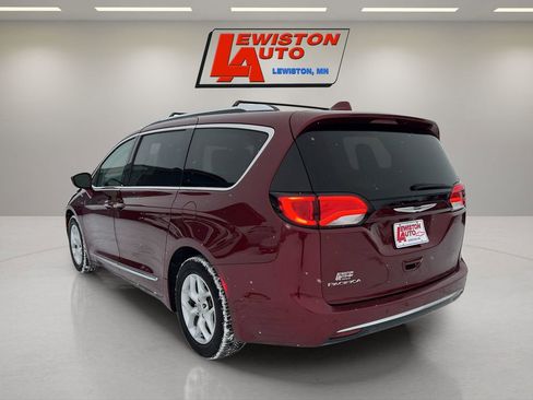 Used 2018 Chrysler Pacifica Touring-L Plus w/ Tire & Wheel Group image 11