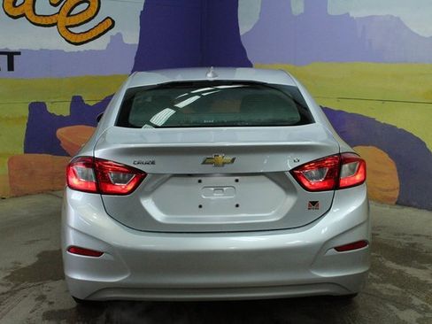 Used 2018 Chevrolet Cruze LT image 7
