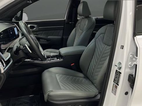 Used 2024 Kia Sorento SX Prestige w/ Sage Leather Package image 9