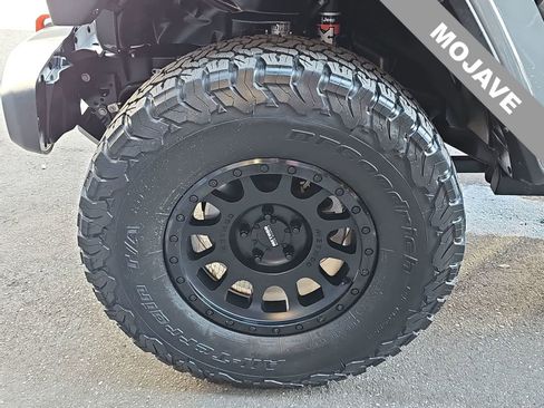 Used 2021 Jeep Gladiator Mojave image 12