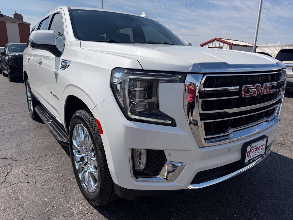 Used 2022 GMC Yukon SLT w/ SLT Luxury Package AWD/4WD image 5