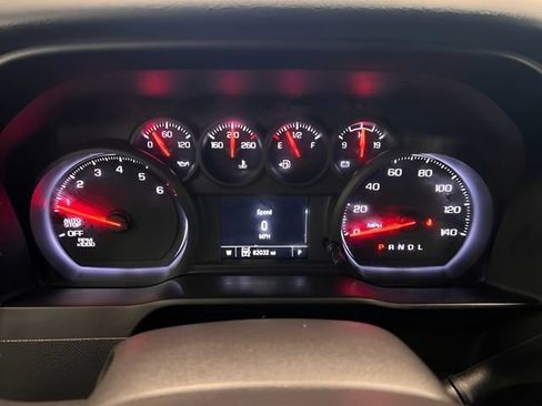 Used 2020 Chevrolet Silverado 1500 Custom w/ Custom Value Package AWD/4WD image 17
