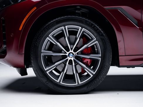 Used 2025 BMW X6 xDrive40i w/ Executive Package image 19