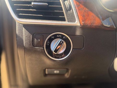 Used 2014 Mercedes-Benz GL 550 4MATIC image 27