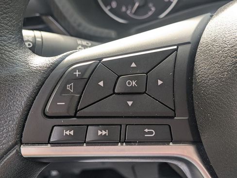 Used 2024 Nissan Sentra SV FWD image 17