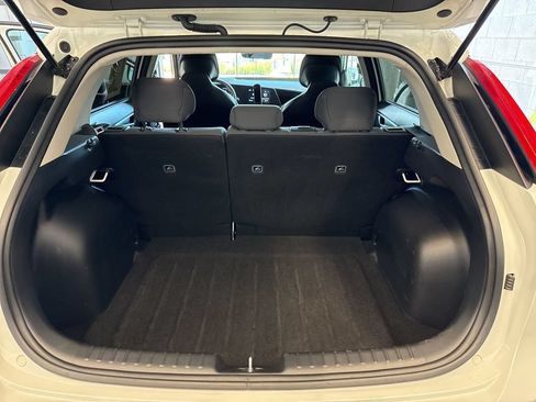 Certified 2025 Kia Niro LX FWD image 19