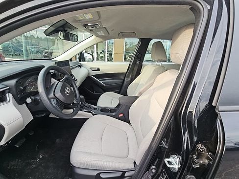 Used 2023 Toyota Corolla Cross L image 8