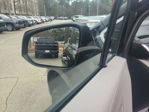 Used 2023 Toyota Sienna XLE w/ XLE Plus Package image 12