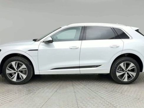 Certified 2024 Audi Q8 e-tron Premium Plus image 5