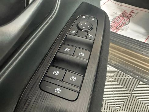 Used 2025 Nissan Kicks S AWD/4WD image 35