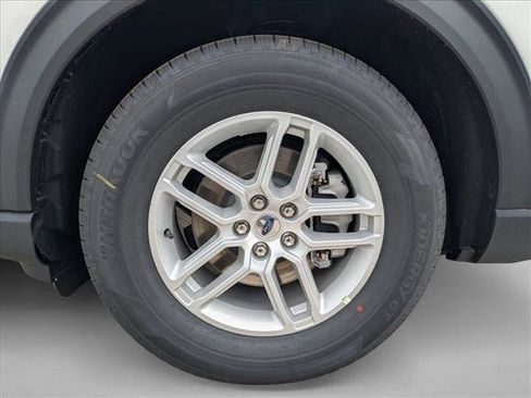 New 2026 Ford Explorer Active RWD image 10
