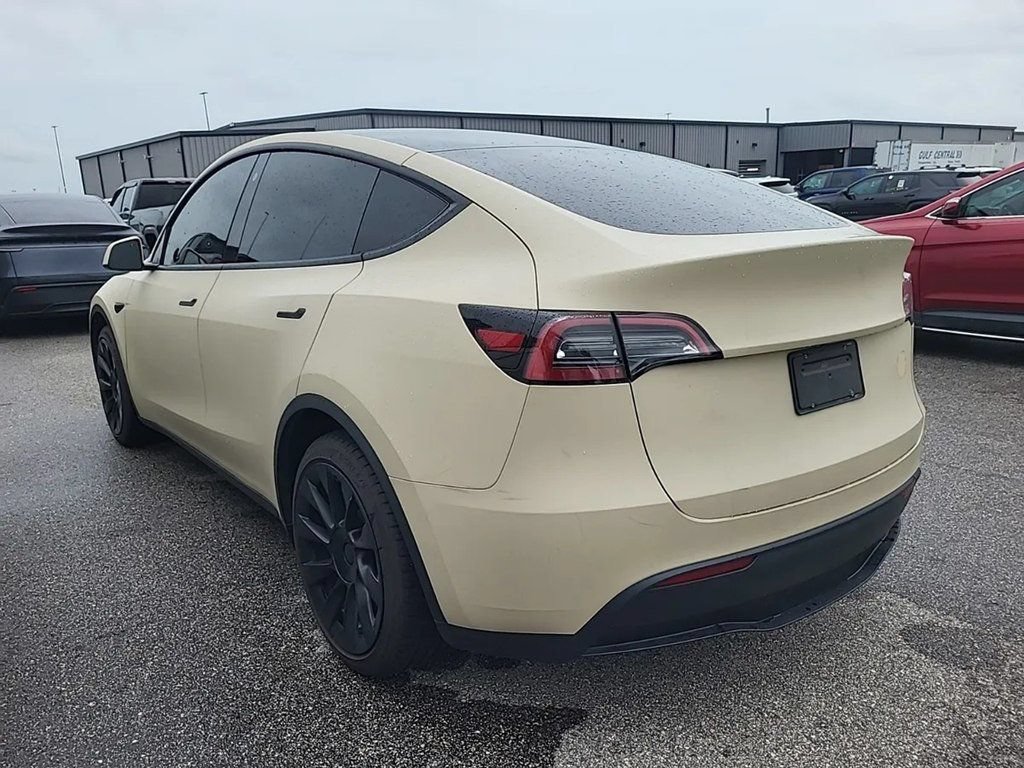Used 2022 Tesla Model Y Long Range AWD/4WD image 2