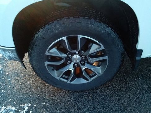 Used 2024 Chevrolet Silverado 1500 LT image 10